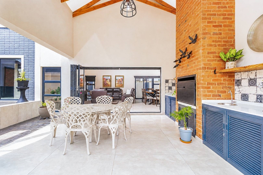 4 Bedroom Property for Sale in Meerhof North West